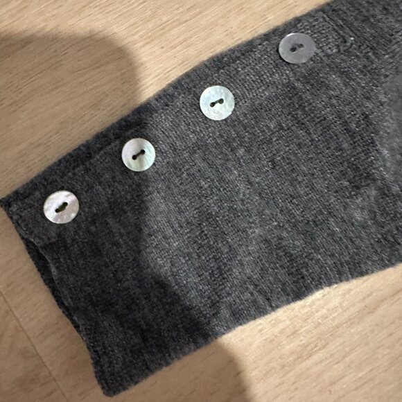 Grey cashmere and wool turtleneck - Picture 5 of 6